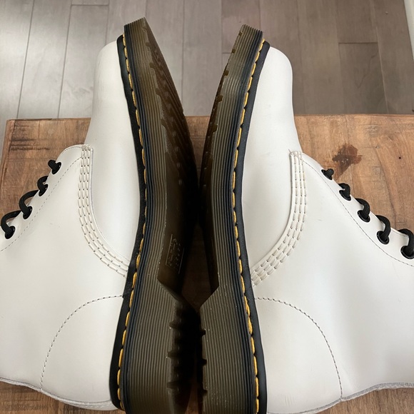 Dr. Martens white leather boots - Picture 4 of 10